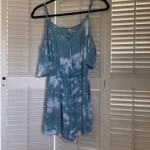 Women’s XS Blue & White Open Shoulder Romper